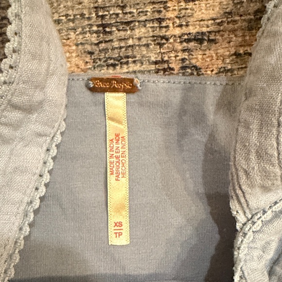 ✨✨Free People Light Gray Camisole Top - Picture 2 of 5